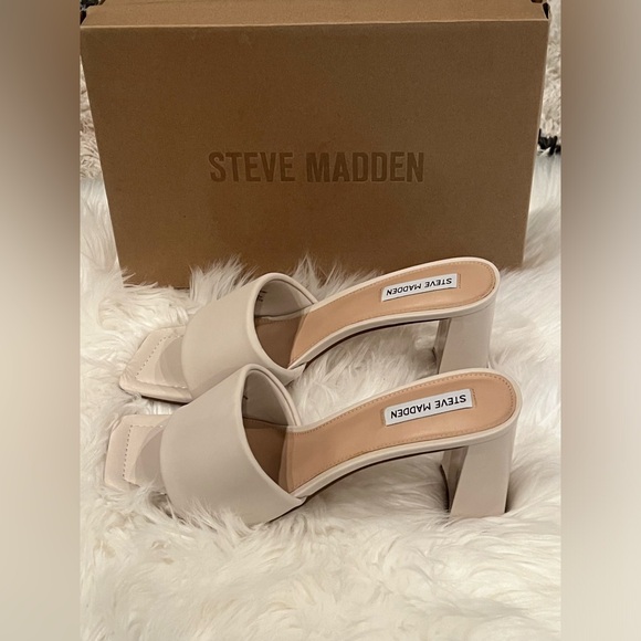 Steve Madden chunk heeled sandals, new in box, size 10. Cream color. - Picture 2 of 7